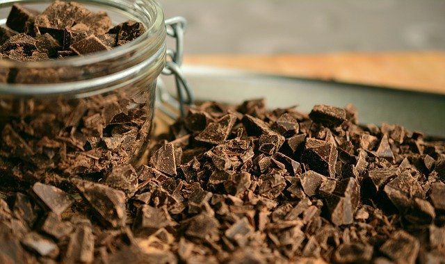 שוקולד, סלסלת פירות ואפילו וויסקי: מתנות לחובבי האוכל